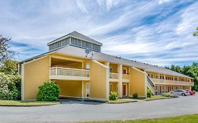 Econo Lodge Freeport